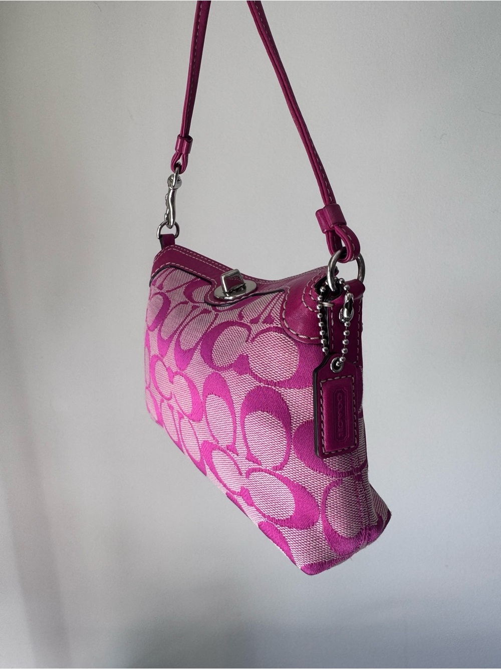 Y2K Coach Hot Pink Mini Turnlock - Picture 6 of 10